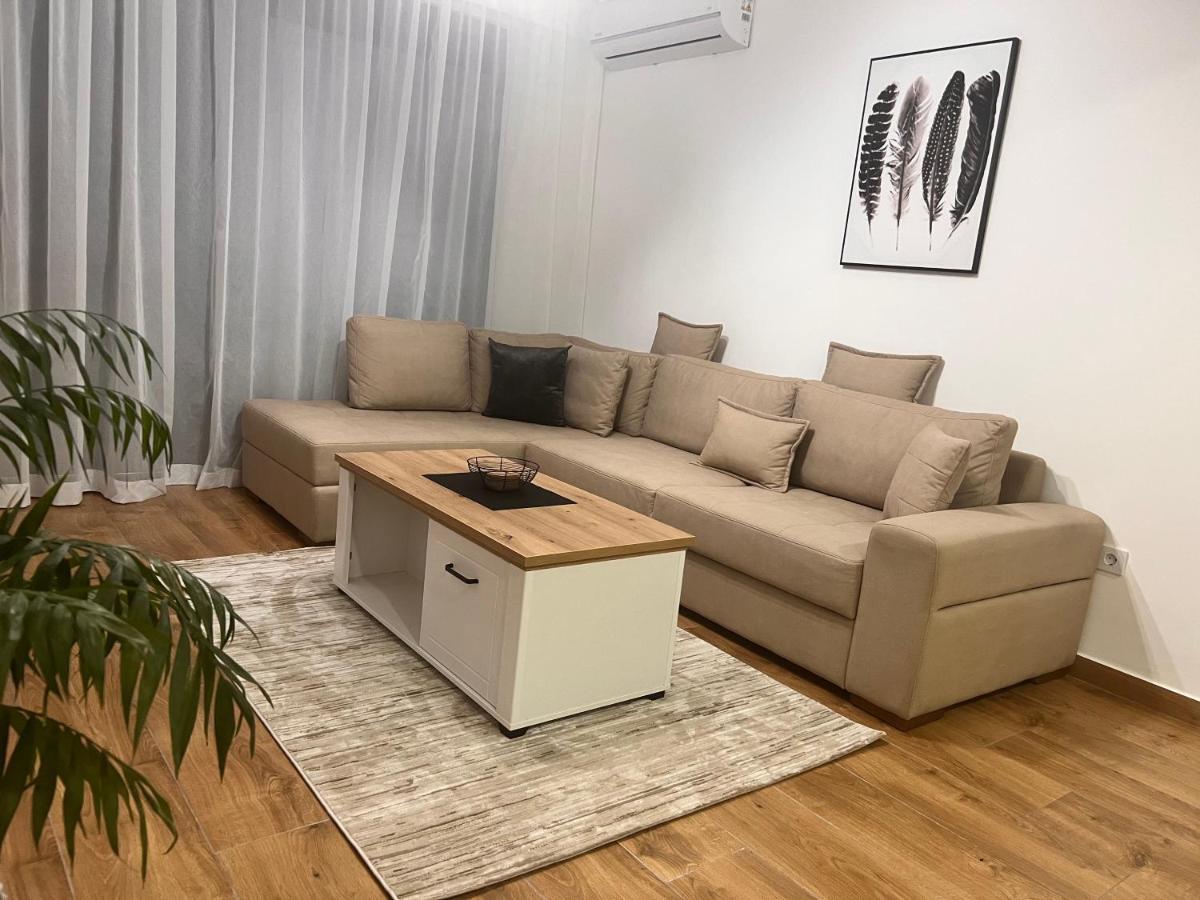 Nejra Apartment Ulcinj Esterno foto
