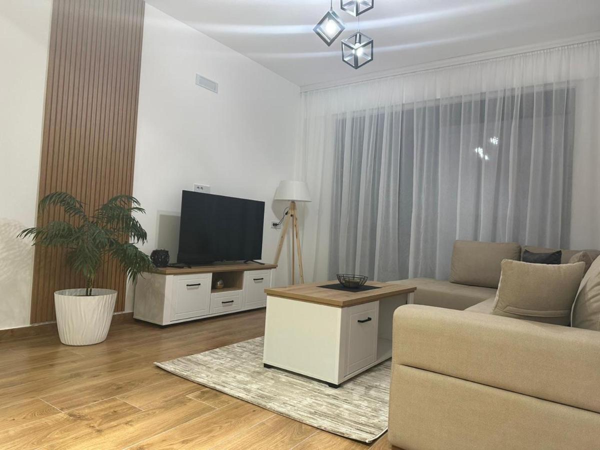Nejra Apartment Ulcinj Esterno foto